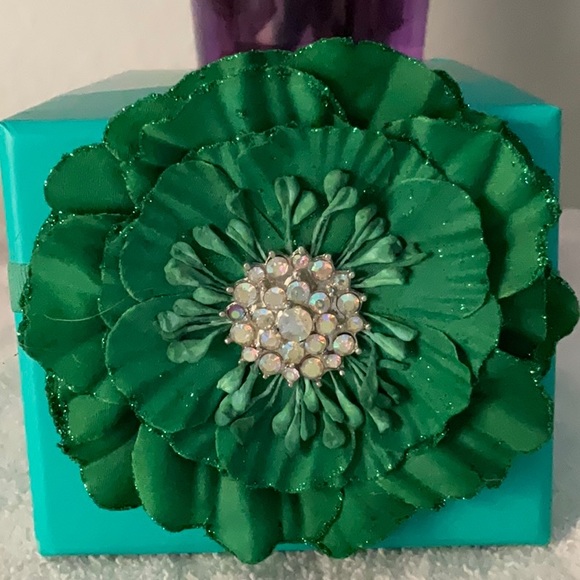 🪴TIEKS GREEN FLOWER AND BAG AND MASK🪴 - Picture 6 of 12